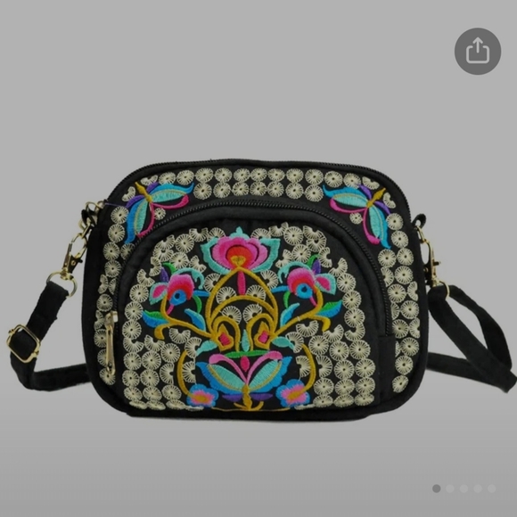 Embroidered Crossbody Bag NWT - Picture 2 of 6